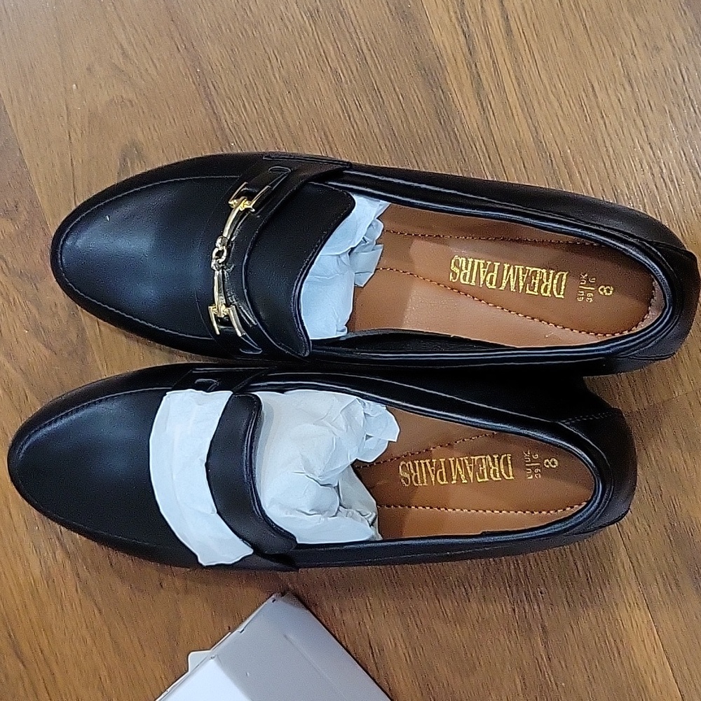 Dream Pairs black vegan leather flat gold trim padded insole rubber sole 8 NEW… - Picture 2 of 7
